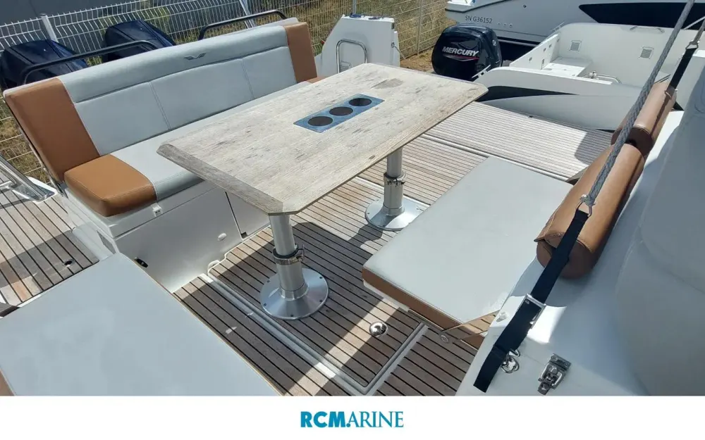 slider 4 Beneteau Flyer 9 Spacedeck