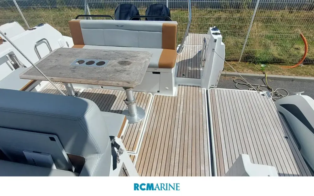 slider 7 Beneteau Flyer 9 Spacedeck