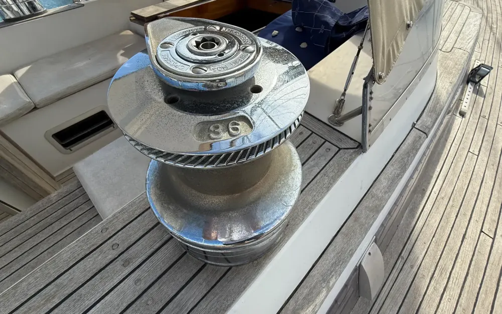 slider 9 Standfast  50