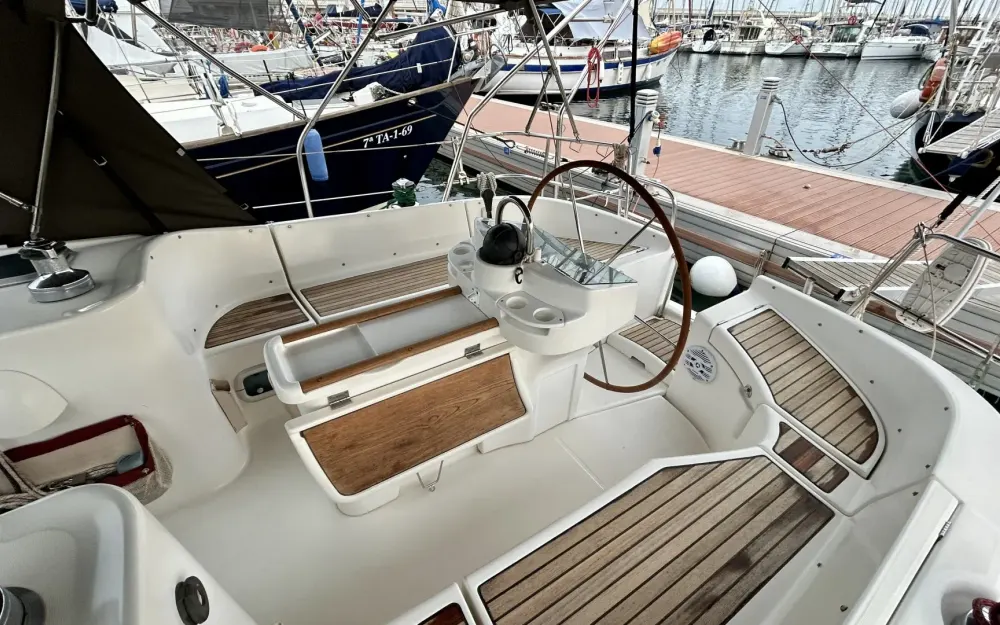 slider 1 Beneteau Oceanis 411 Clipper
