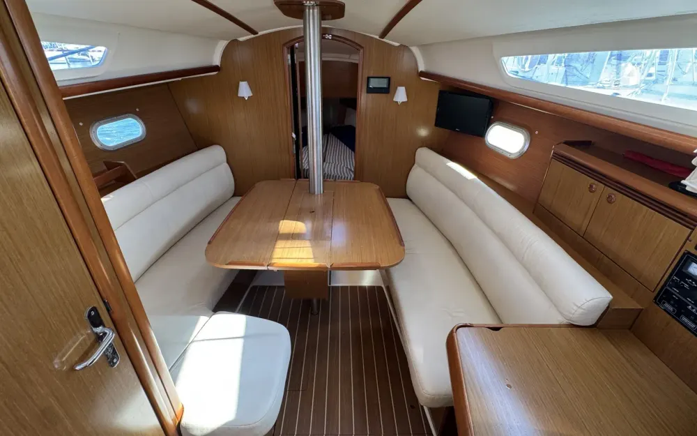 slider 1 Jeanneau Sun Odyssey 32 i