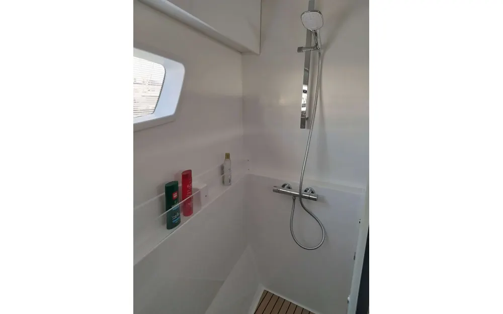 slider 24 Fountaine Pajot Astrea 42