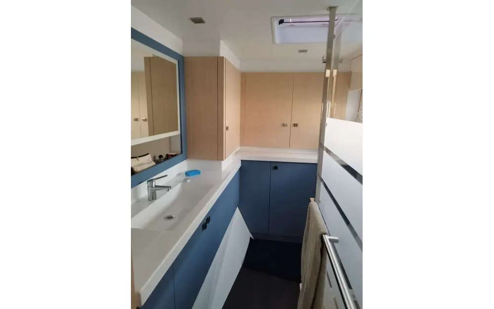slider 27 Fountaine Pajot Astrea 42
