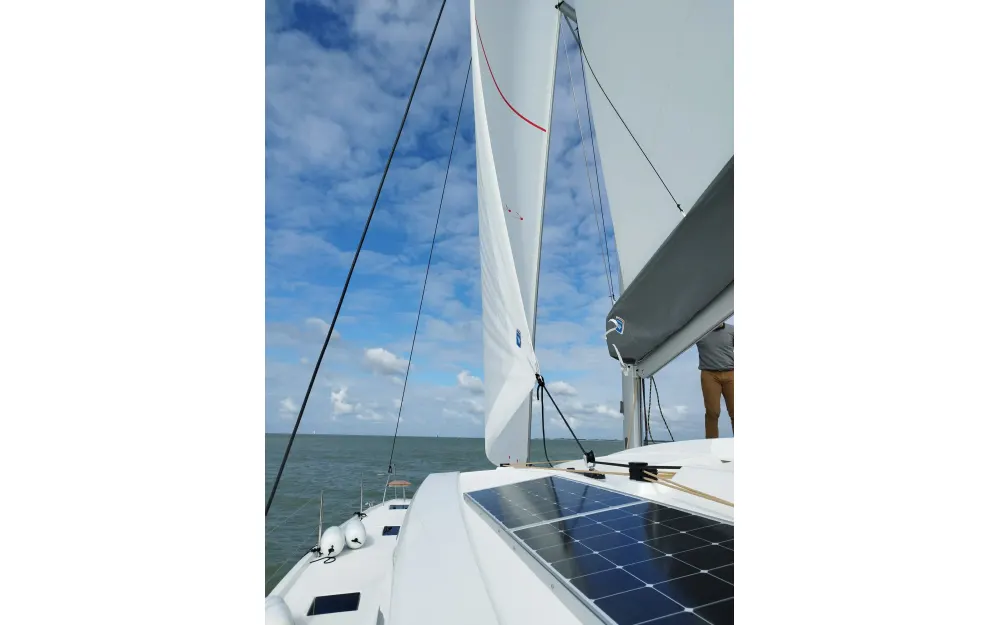 slider 31 Fountaine Pajot Astrea 42