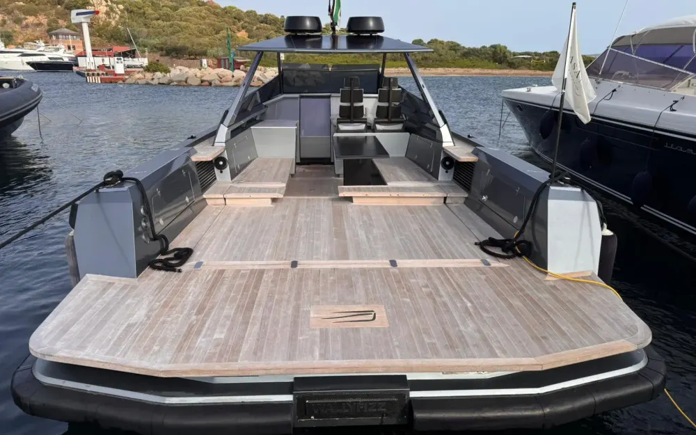 slider 2 Wally Power 47