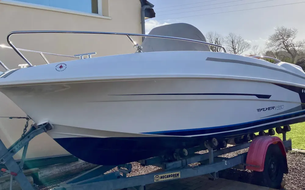 slider 0 Beneteau Flyer 550 Open S2