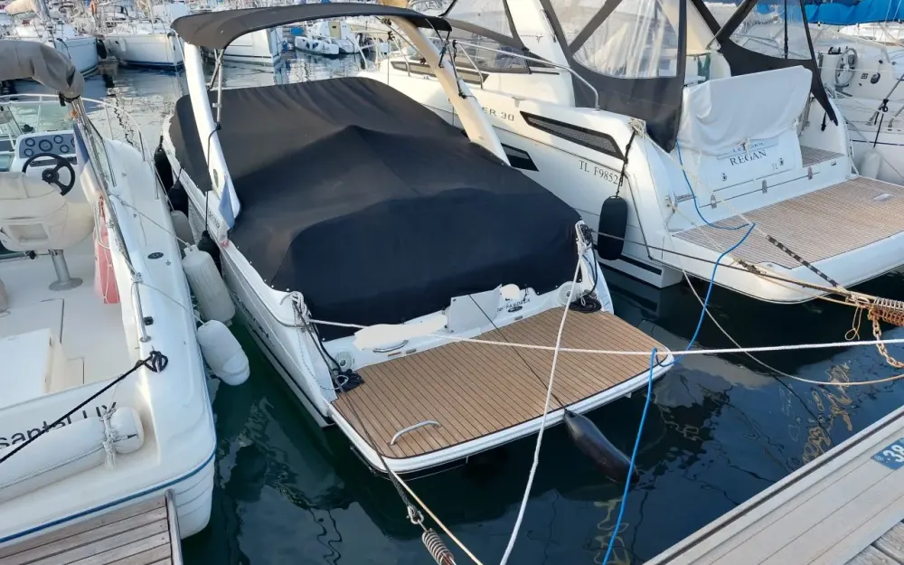 slider 1 Regal 2300 bow rider