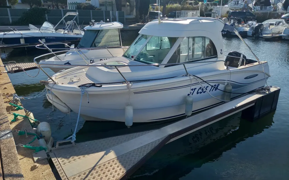 slider 2 Beneteau Antares 650 HB