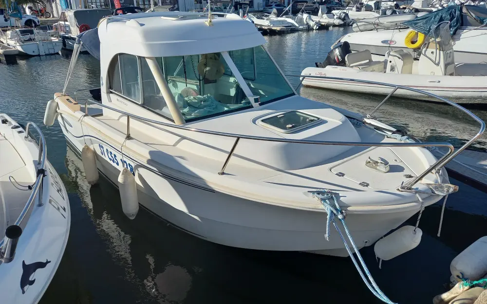 slider 4 Beneteau Antares 650 HB