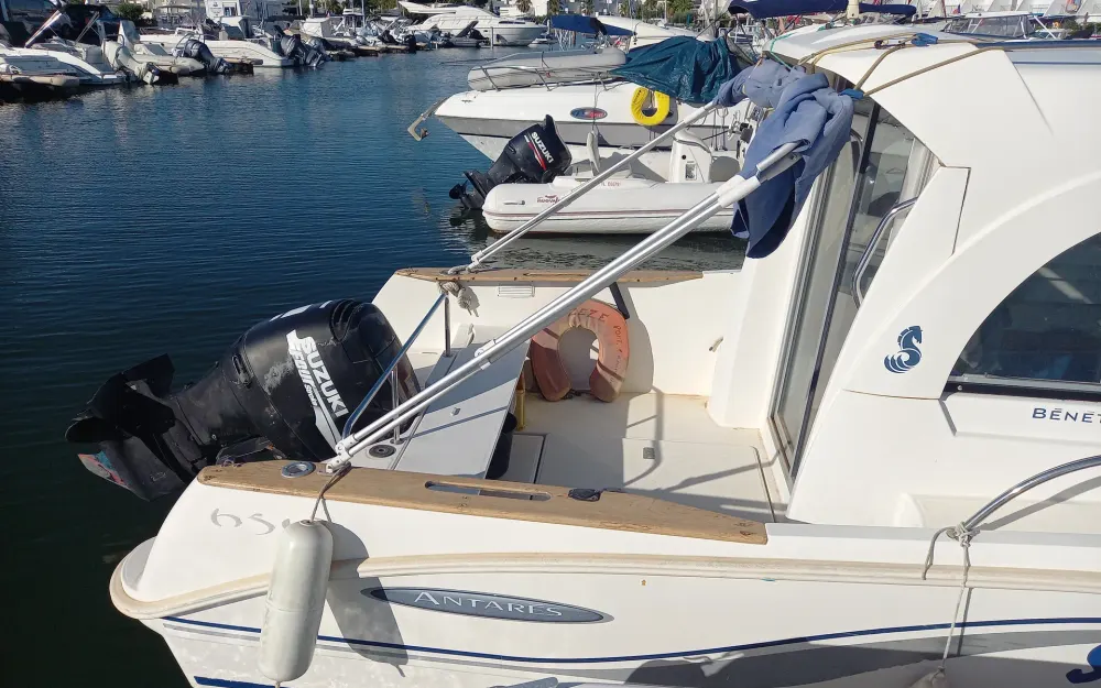 slider 5 Beneteau Antares 650 HB