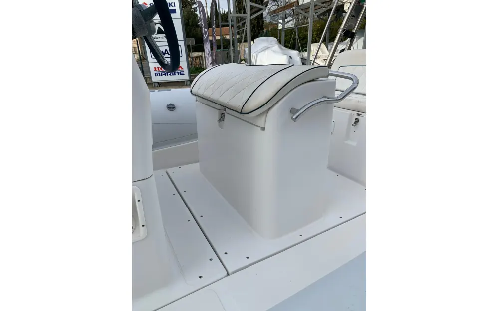 slider 12 Joker Boat Clubman 22