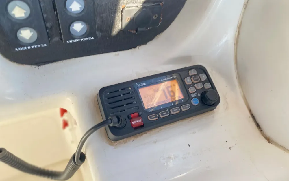 slider 12 Sessa Marine Oyster 34