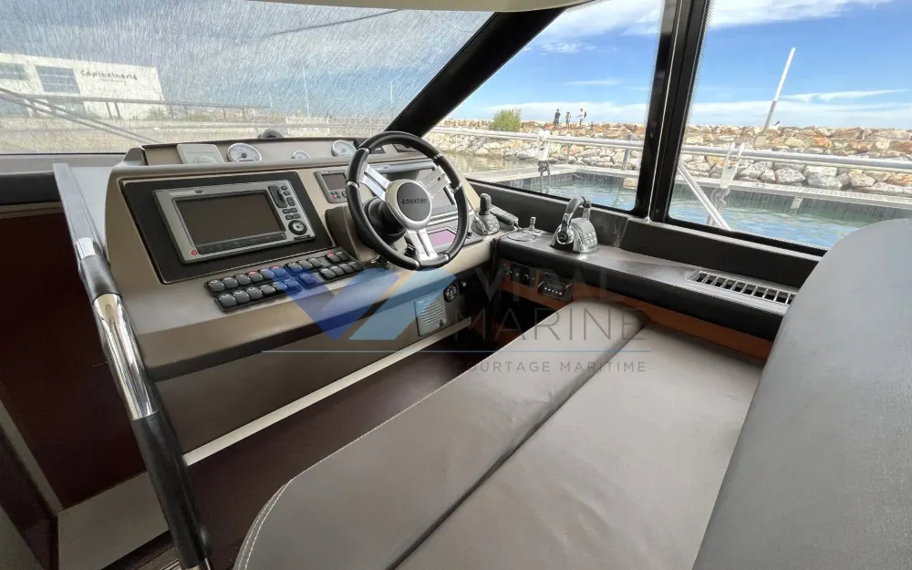 slider 6 Jeanneau Prestige 500 Fly