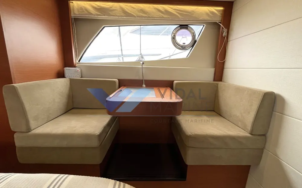 slider 8 Jeanneau Prestige 500 Fly