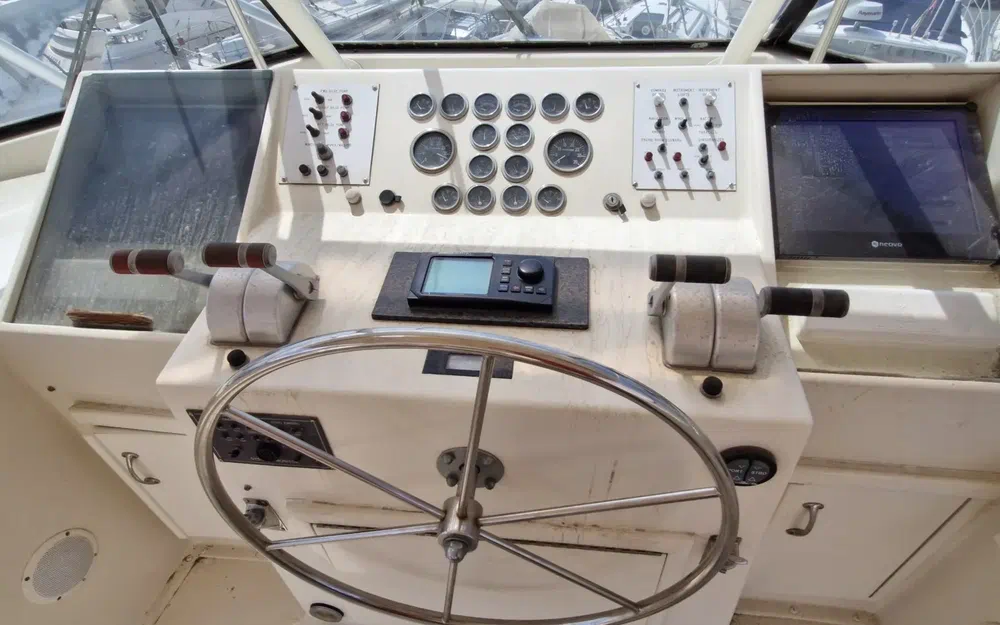 slider 11 Hatteras 60