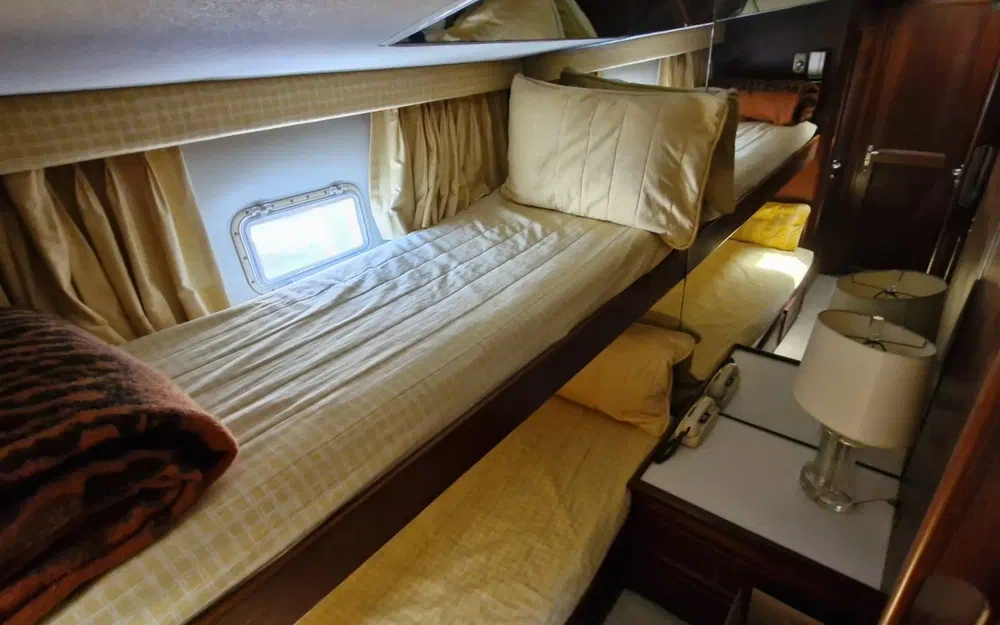 slider 13 Hatteras 60