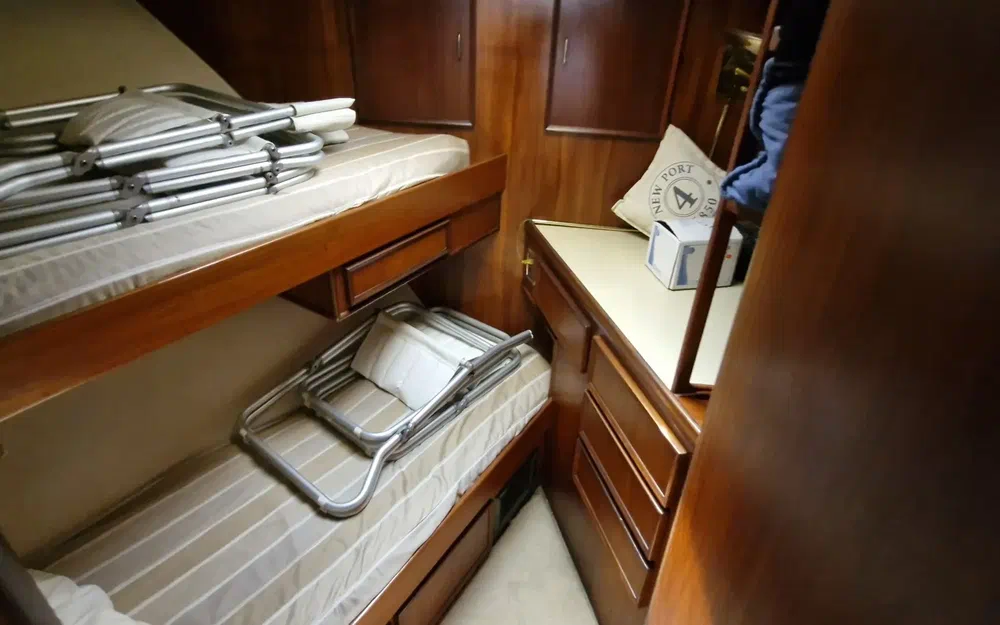 slider 18 Hatteras 60