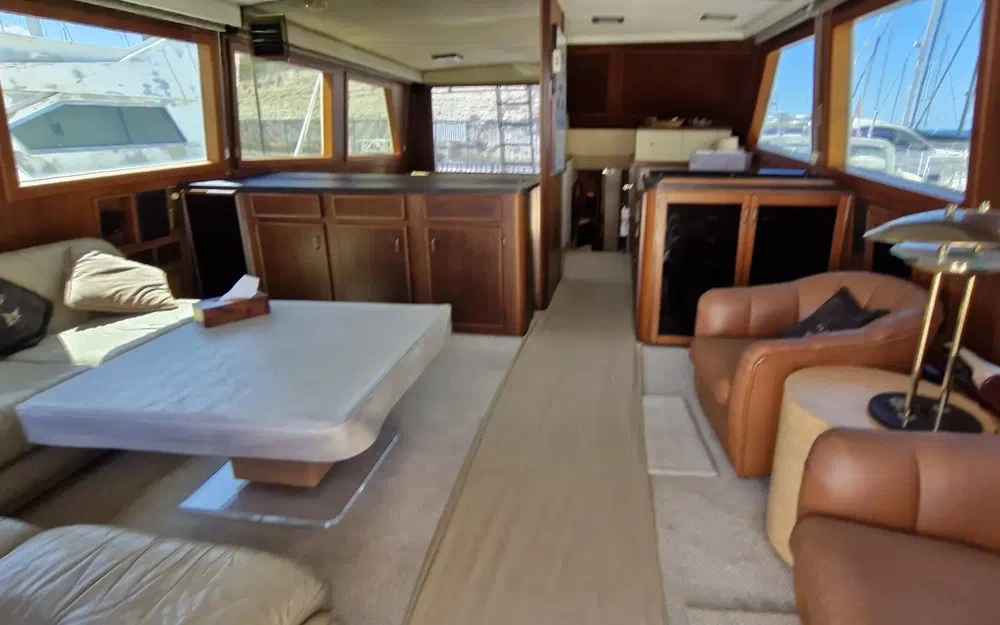 slider 1 Hatteras 60