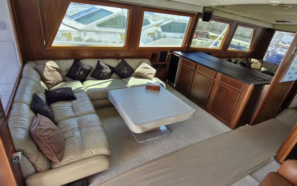 slider 2 Hatteras 60