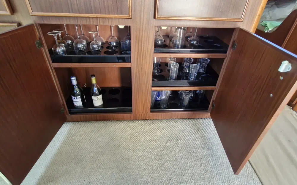 slider 4 Hatteras 60