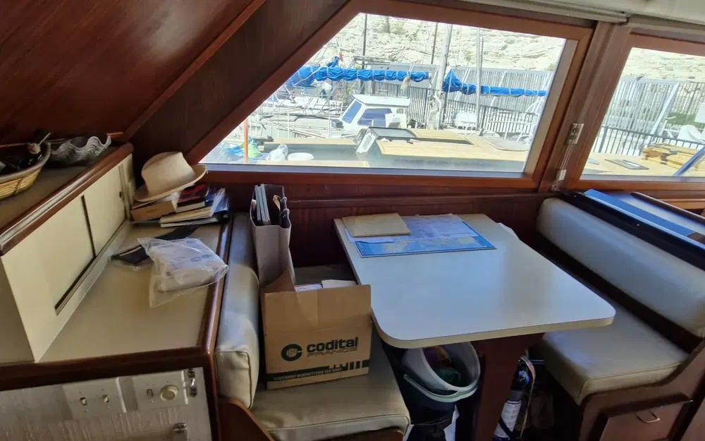 slider 5 Hatteras 60