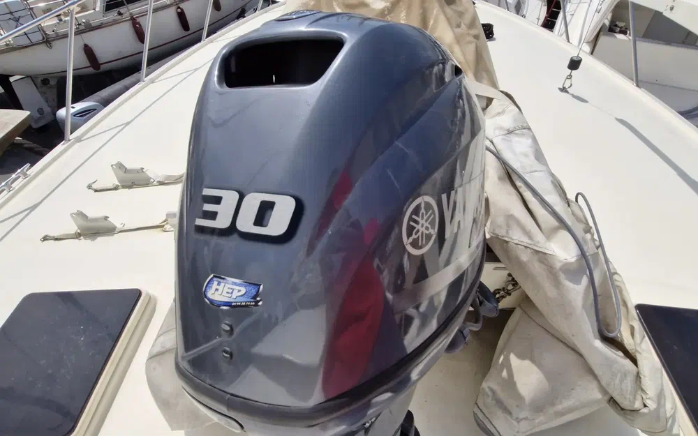 slider 8 Hatteras 60