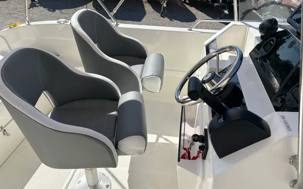 slider 1 Pacific Craft  545 Open