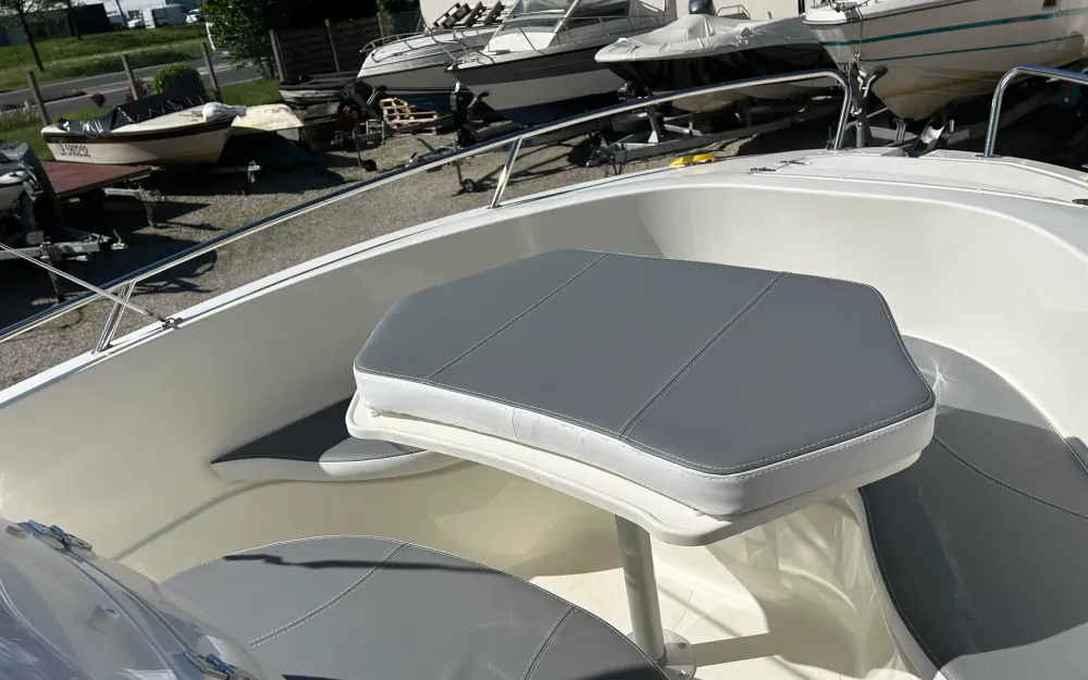 slider 6 Pacific Craft  545 Open