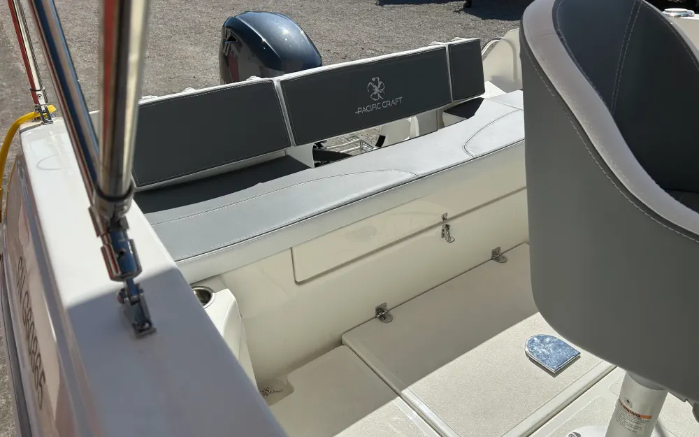 slider 7 Pacific Craft  545 Open
