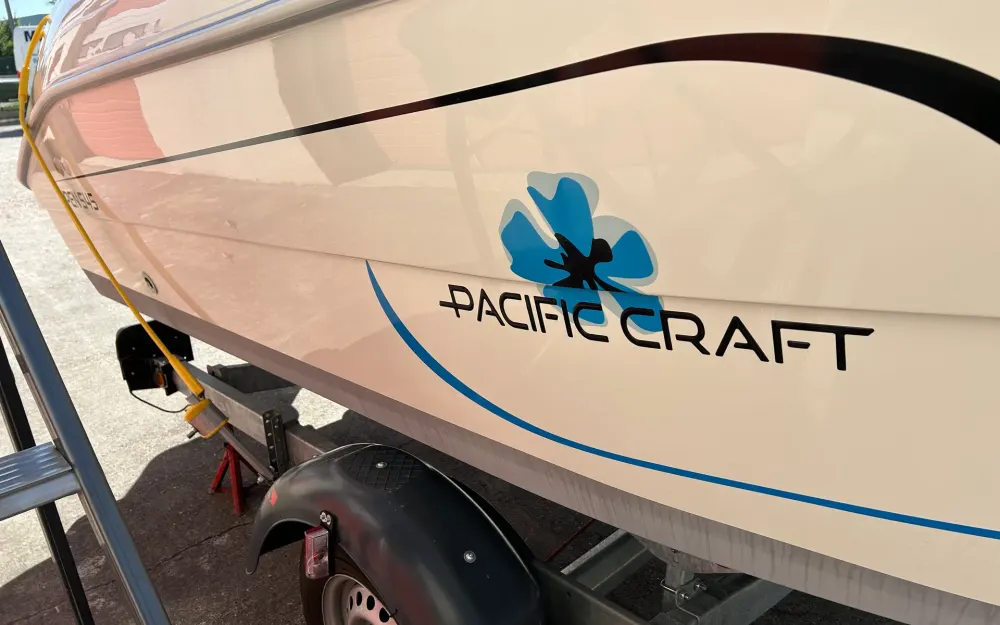slider 2 Pacific Craft  545 Open