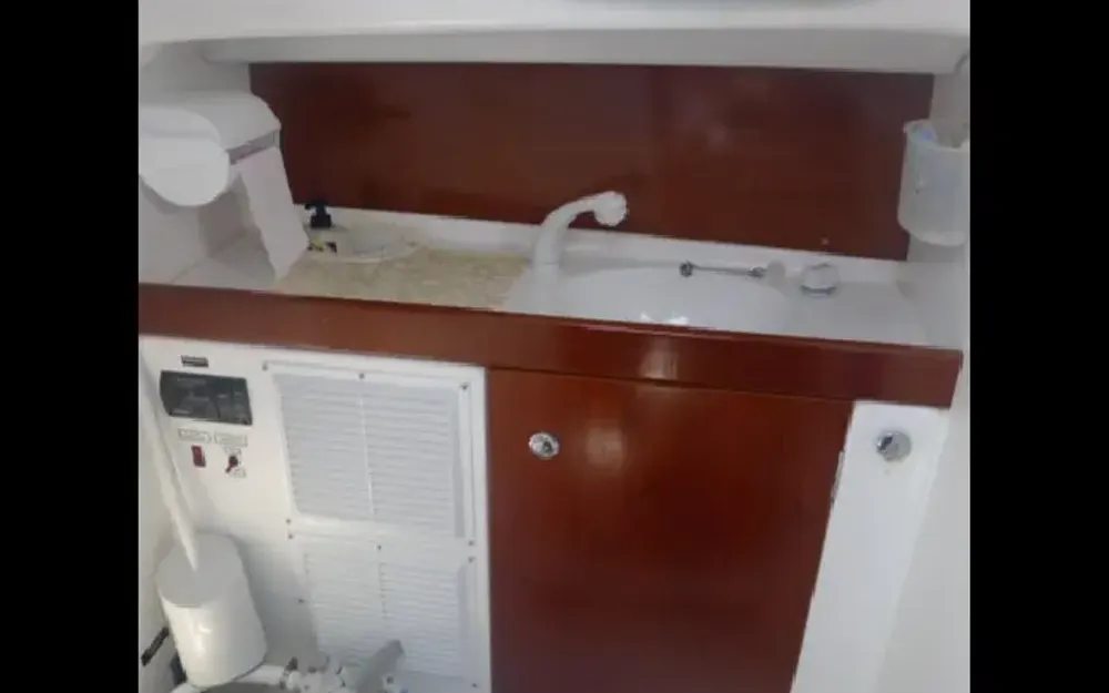 slider 26 Beneteau Antares 7.60