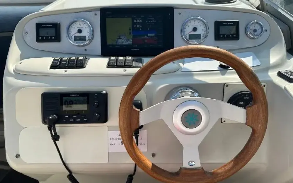 slider 13 Sealine Bolero 28