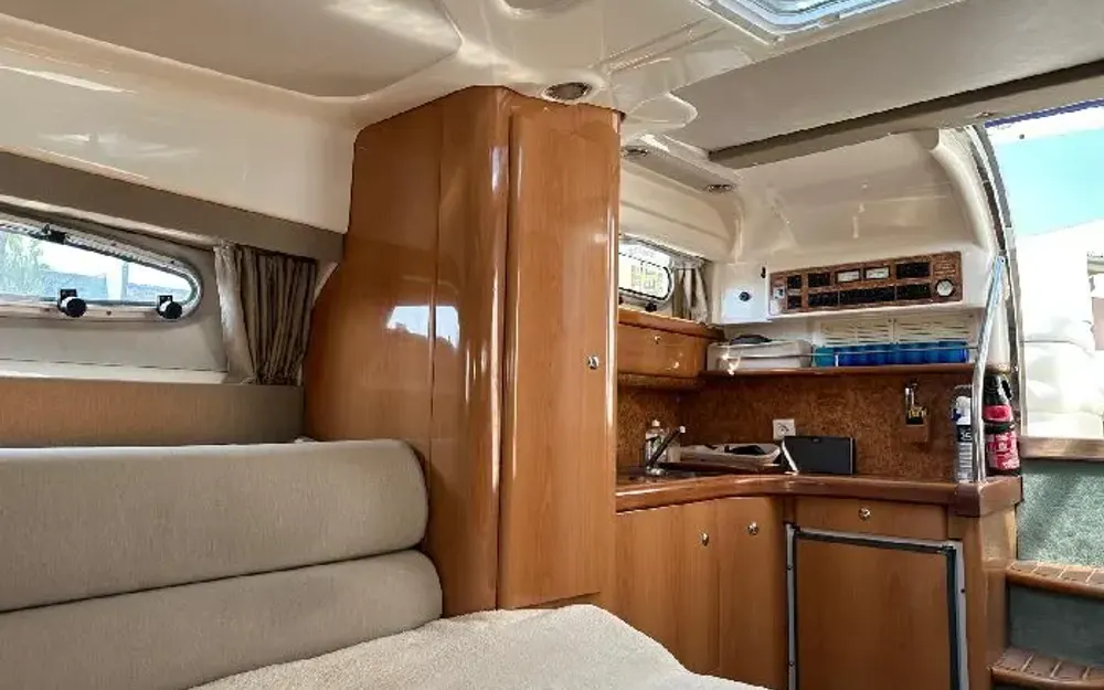 slider 16 Sealine Bolero 28
