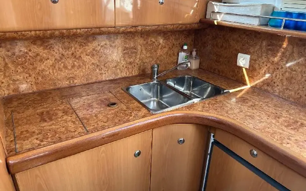 slider 17 Sealine Bolero 28