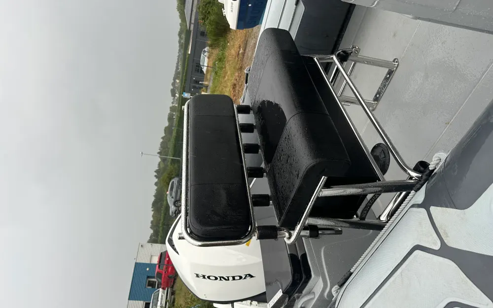 slider 2 Narwhal  HD 670
