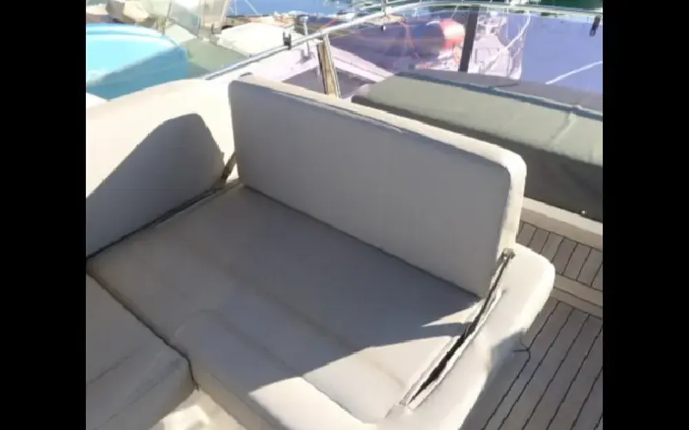 slider 13 Sealine  F430
