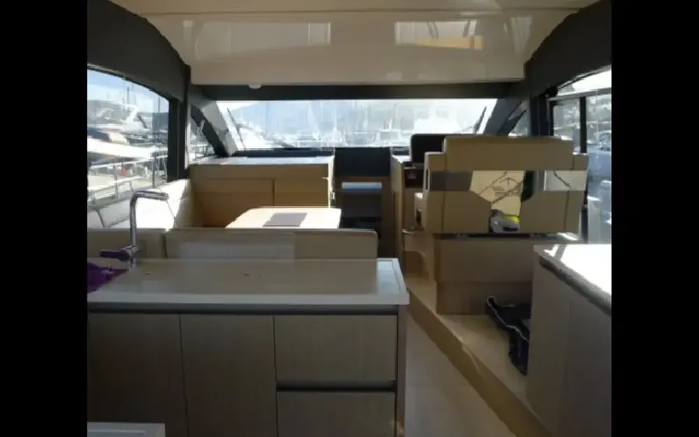 slider 16 Sealine  F430