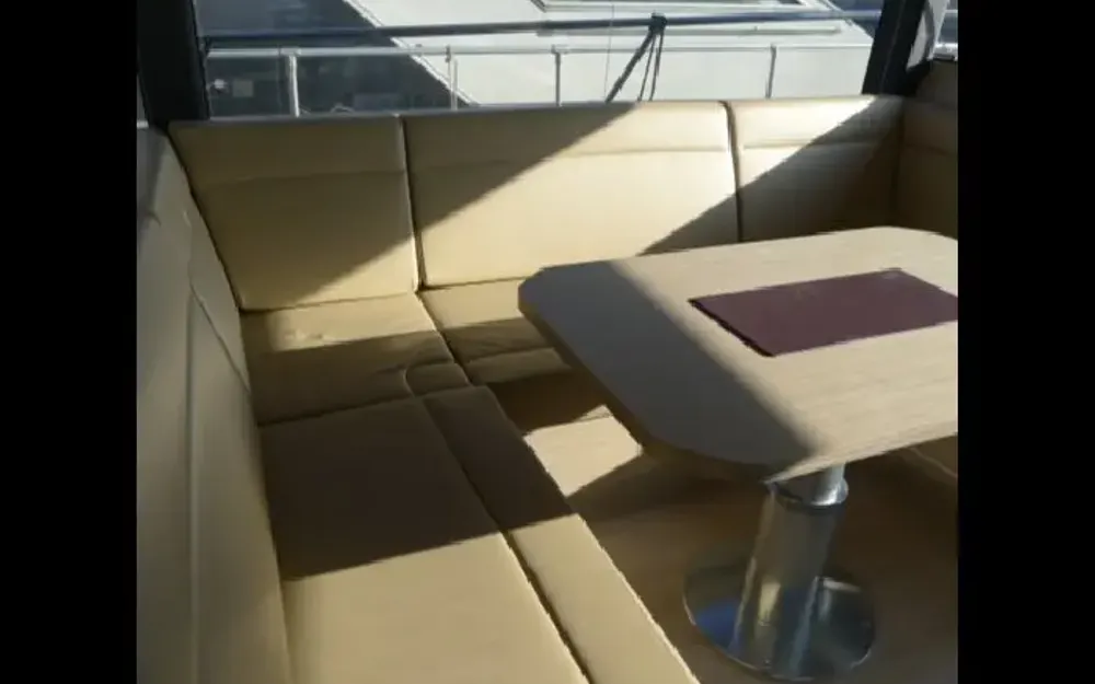 slider 23 Sealine  F430