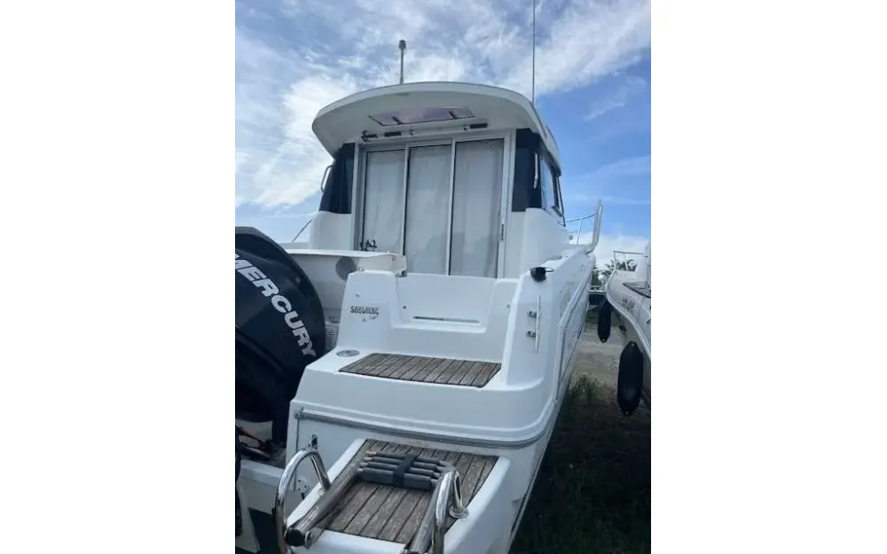 slider 0 Jeanneau Merry Fisher 755