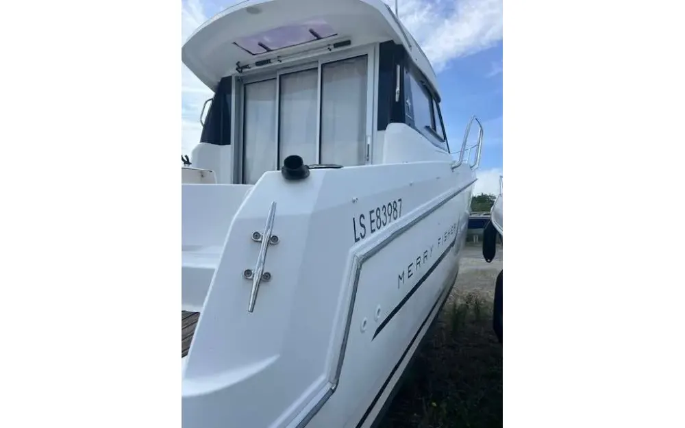 slider 1 Jeanneau Merry Fisher 755