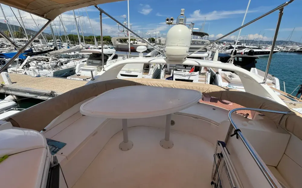 slider 9 Fairline Phantom 50