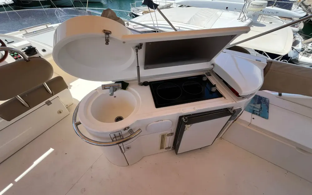 slider 10 Fairline Phantom 50