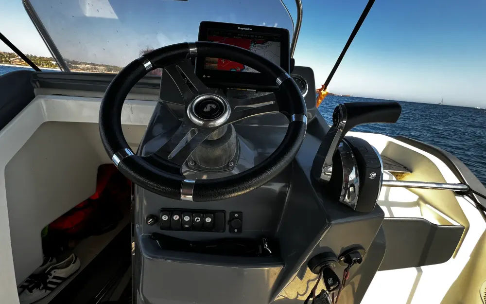 slider 1 Beneteau Flyer 6.6 SUNdeck