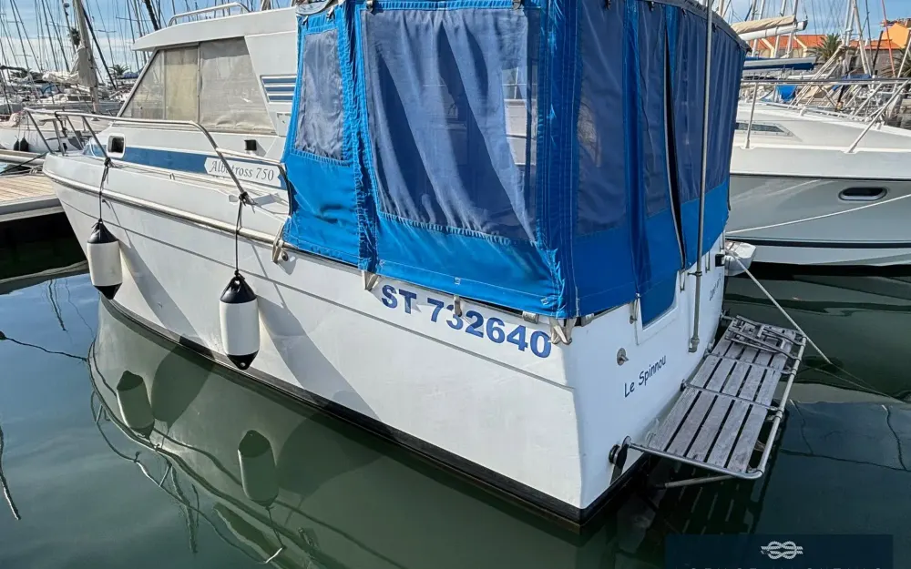 slider 25 Jeanneau Albatros 750