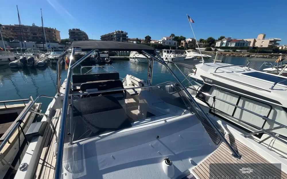 slider 7 Beneteau Flyer 8.8 SUNdeck