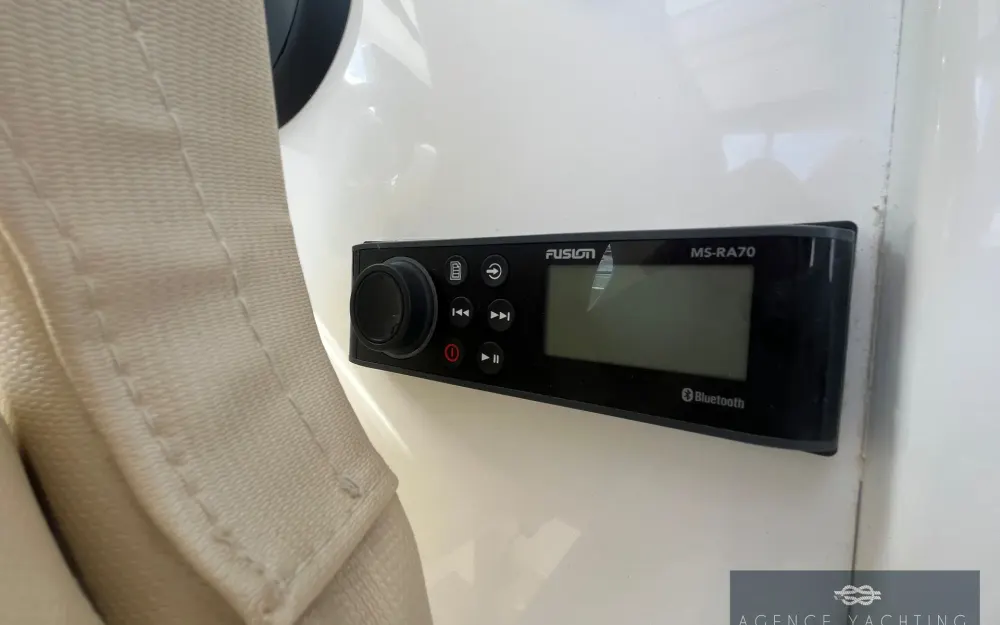slider 9 Beneteau Antares 780 HB