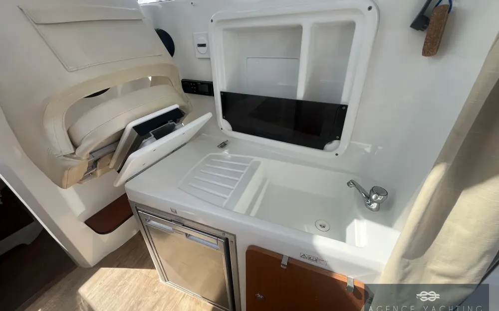 slider 10 Beneteau Antares 780 HB
