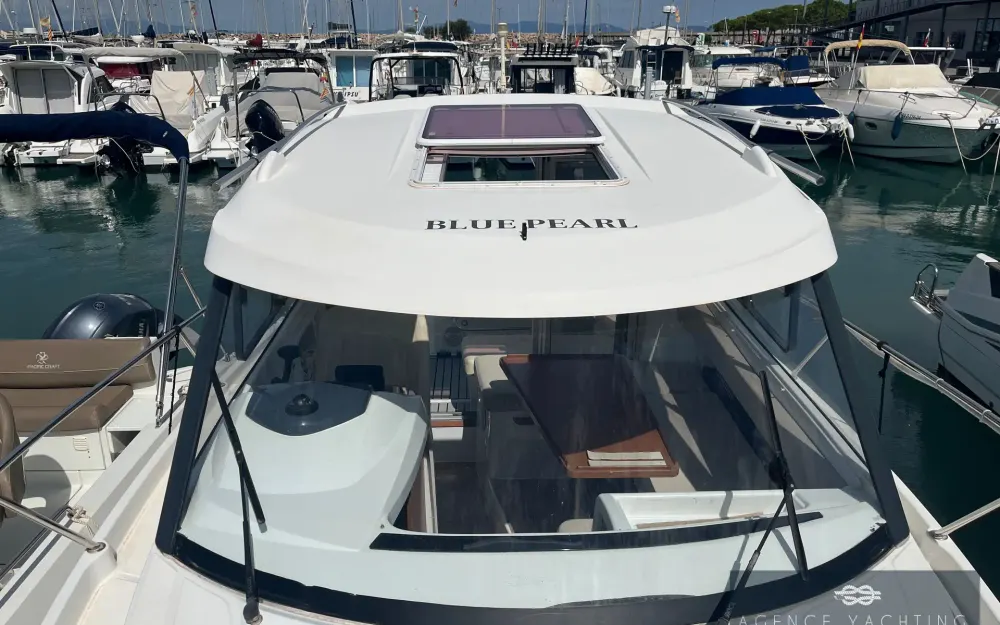 slider 3 Beneteau Antares 780 HB