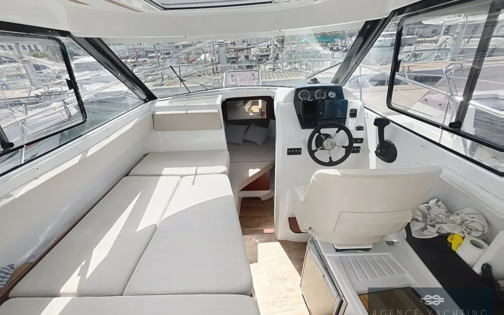 slider 6 Beneteau Antares 780 HB