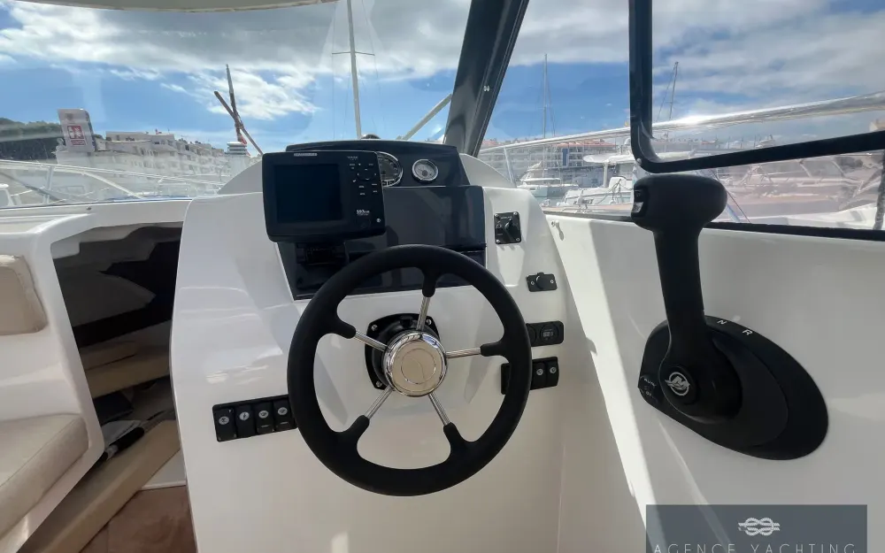 slider 7 Beneteau Antares 780 HB